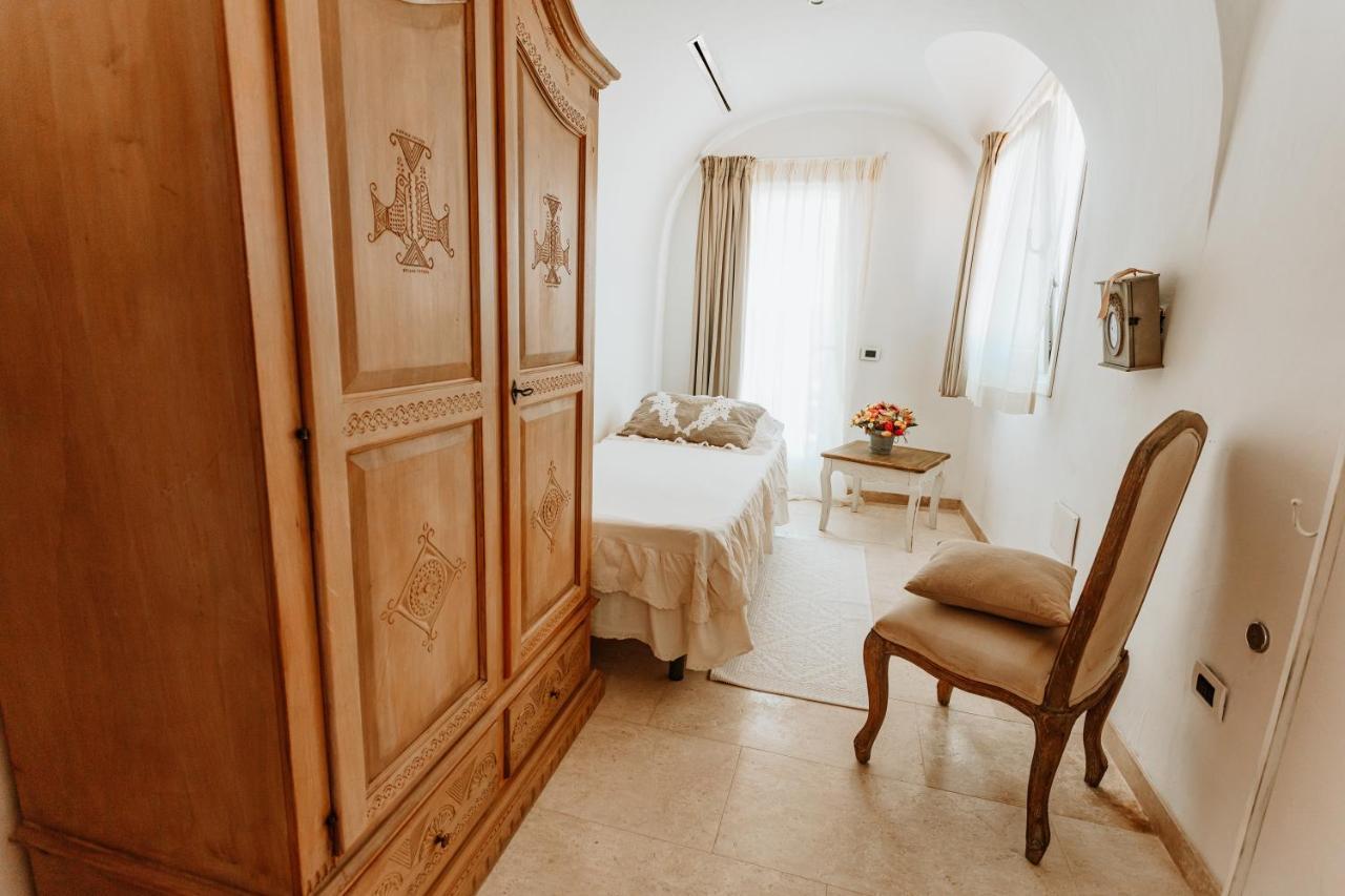 Hotel Pulicinu Baja Sardinia Eksteriør billede