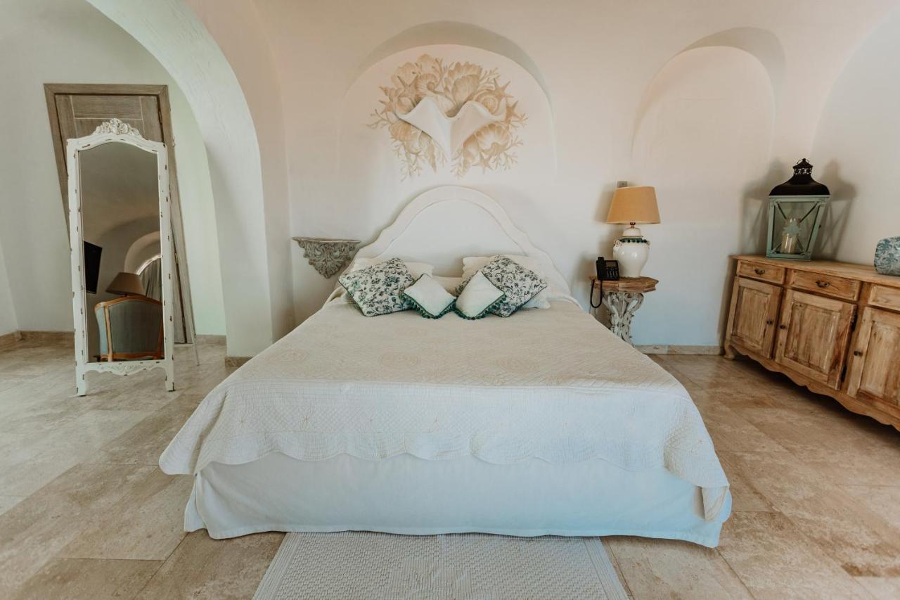 Hotel Pulicinu Baja Sardinia Eksteriør billede