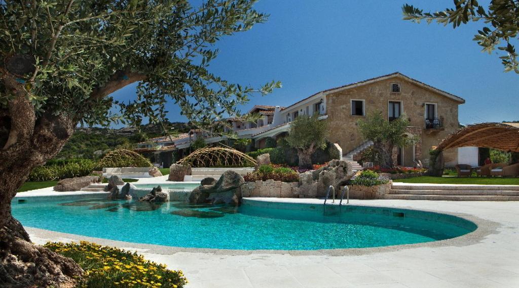Hotel Pulicinu Baja Sardinia Eksteriør billede