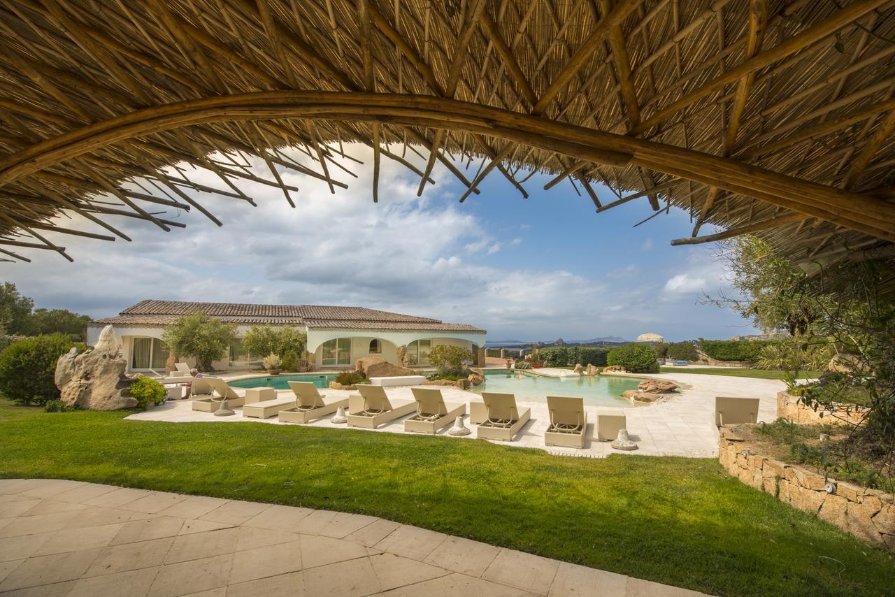 Hotel Pulicinu Baja Sardinia Eksteriør billede