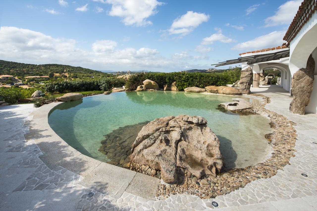 Hotel Pulicinu Baja Sardinia Eksteriør billede