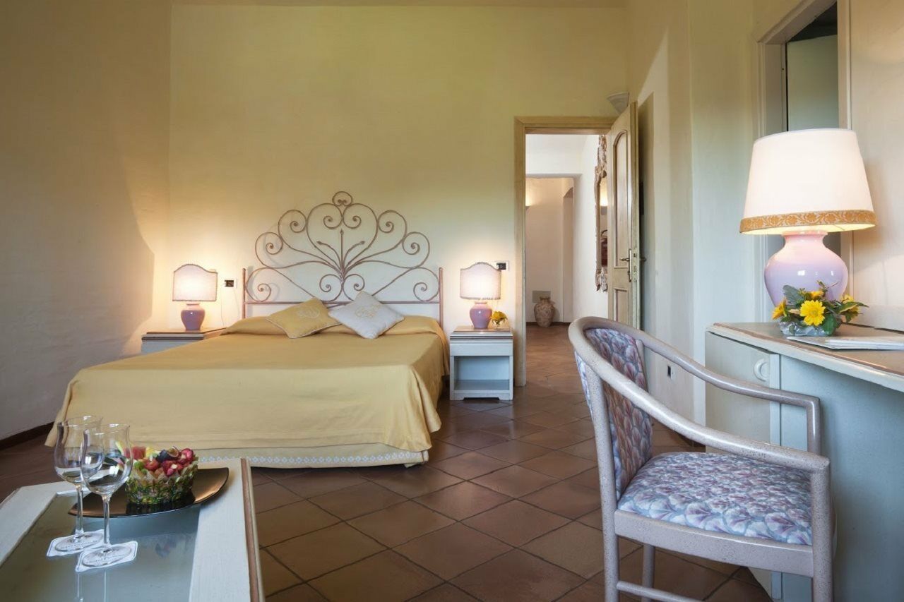 Hotel Pulicinu Baja Sardinia Eksteriør billede